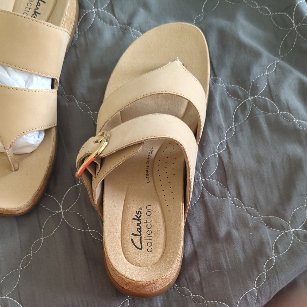 Clarks Women's Tan Sandals - Picture 9 of 10